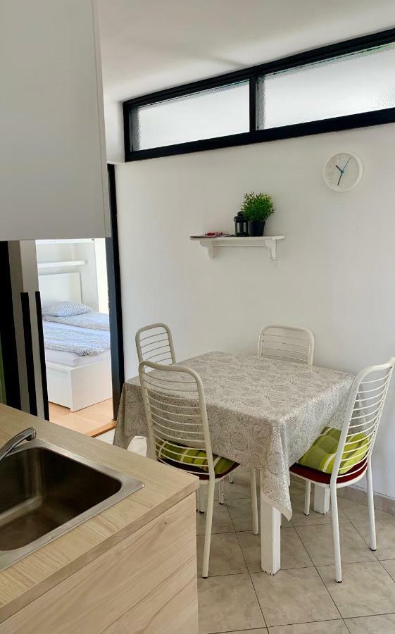 Apartment Bujas Raslina Exteriör bild